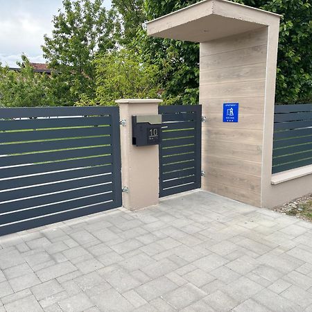 Kod Dide - Entry With Pin 0-24H Apartment Slavonski Brod Ngoại thất bức ảnh