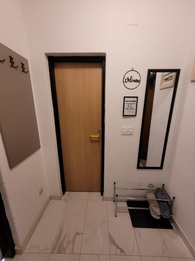 Kod Dide - Entry With Pin 0-24H Apartment Slavonski Brod Ngoại thất bức ảnh