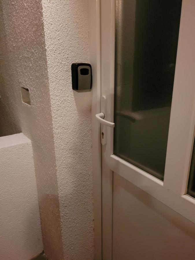 Kod Dide - Entry With Pin 0-24H Apartment Slavonski Brod Ngoại thất bức ảnh