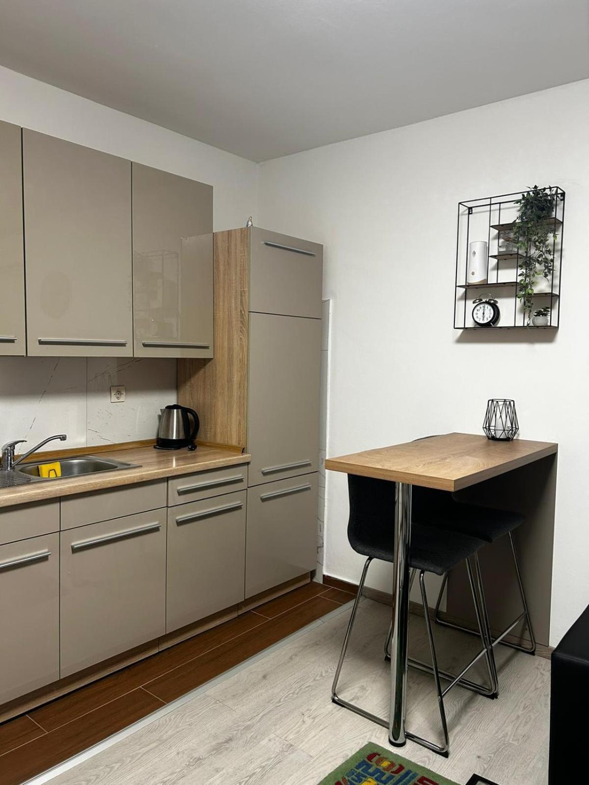 Kod Dide - Entry With Pin 0-24H Apartment Slavonski Brod Ngoại thất bức ảnh