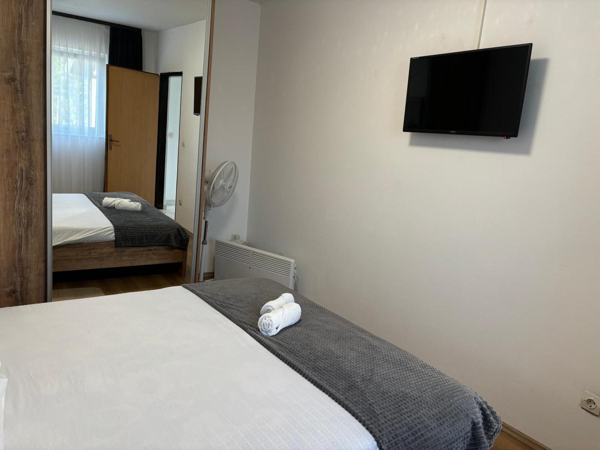Kod Dide - Entry With Pin 0-24H Apartment Slavonski Brod Ngoại thất bức ảnh