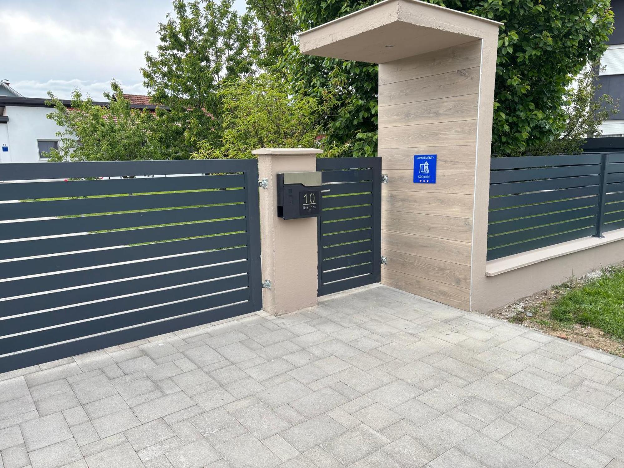 Kod Dide - Entry With Pin 0-24H Apartment Slavonski Brod Ngoại thất bức ảnh